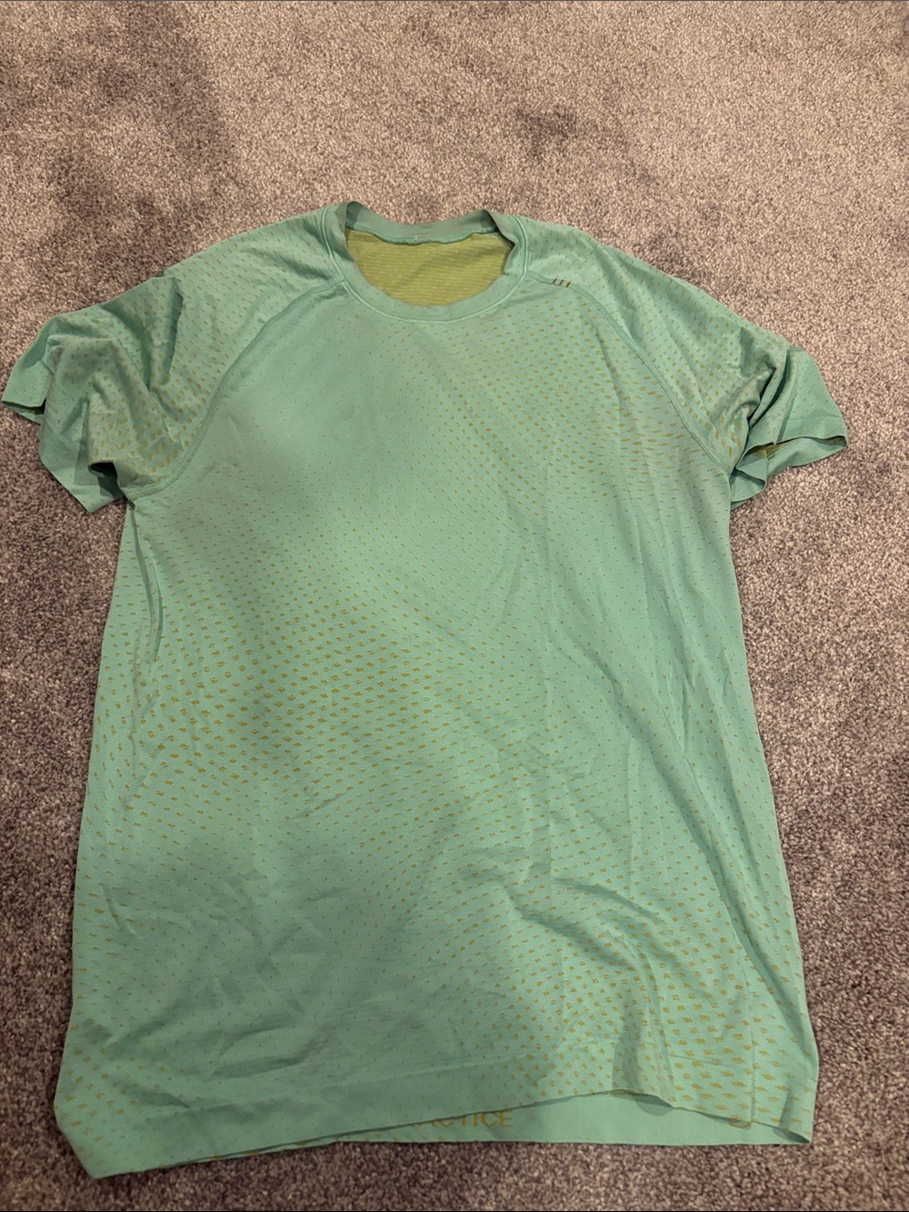 Metal vent tech short sleeve